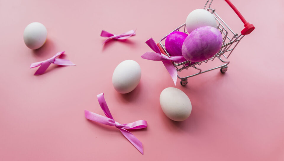 colored-eggs-bows-cart