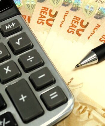 Economia-calculadora-dinheiro