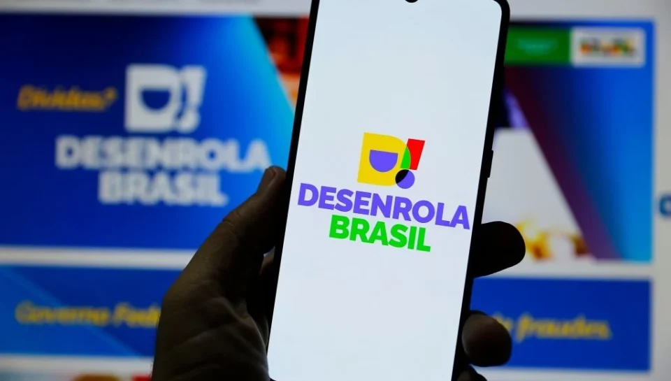 Senado-aprova-Programa-Desenrola-Brasil-e-teto-de-juros-para-rotativo-do-cartao-shutterstock_2337951037-1024x683-1-1024x683